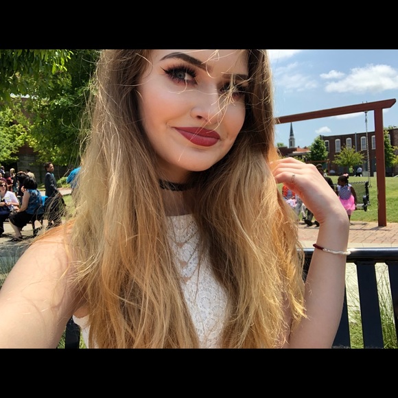 Meet your Posher, Carley - Picture 5 of 8